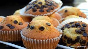 Cupcakes com gotas de chocolate